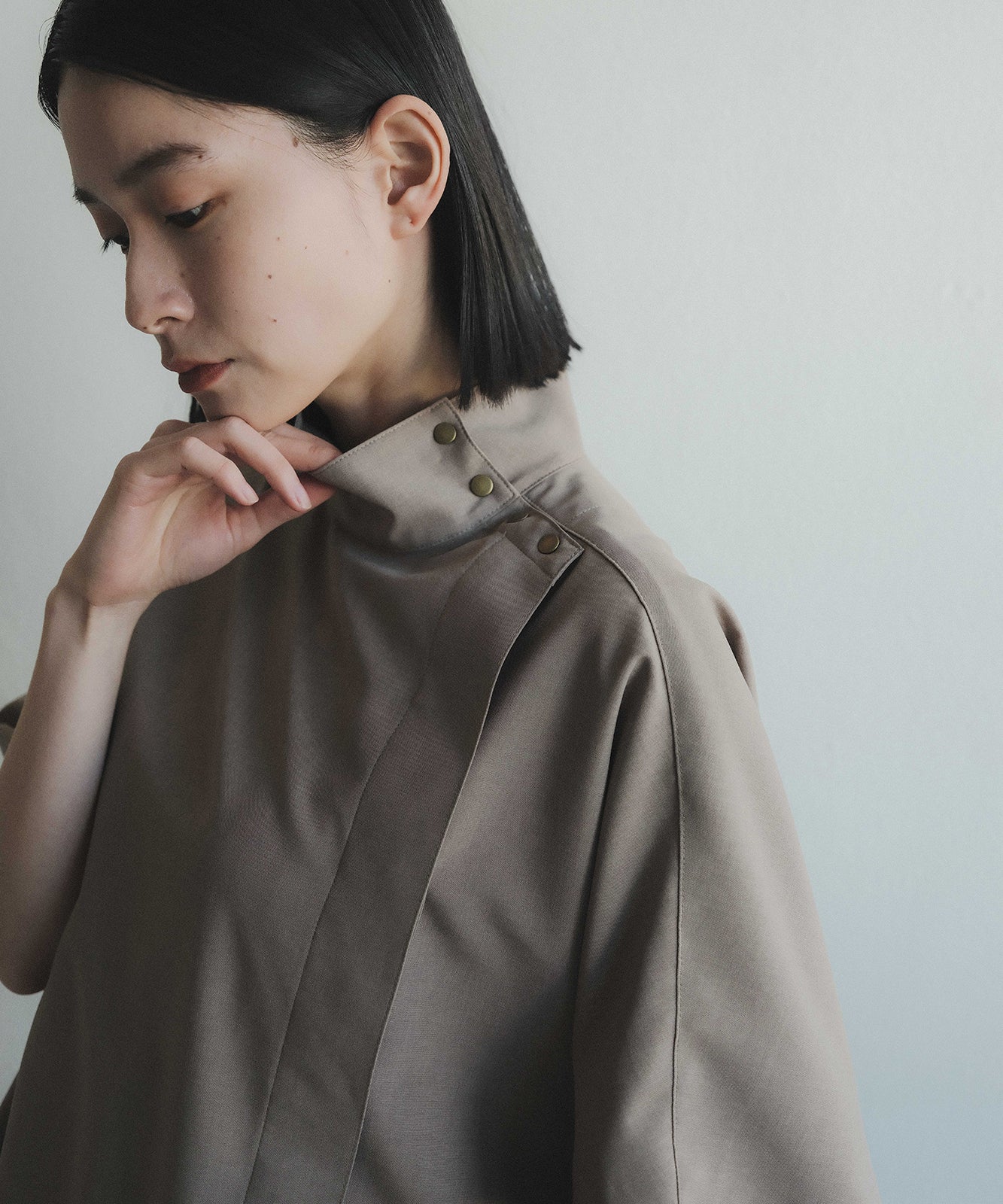 ≪予約販売≫high neck primitive flap  blouse（ハイネックプリミティブフラップブラウス）≪2023年4月7日13:00販売開始≫≪2023年6月30日発送予定≫