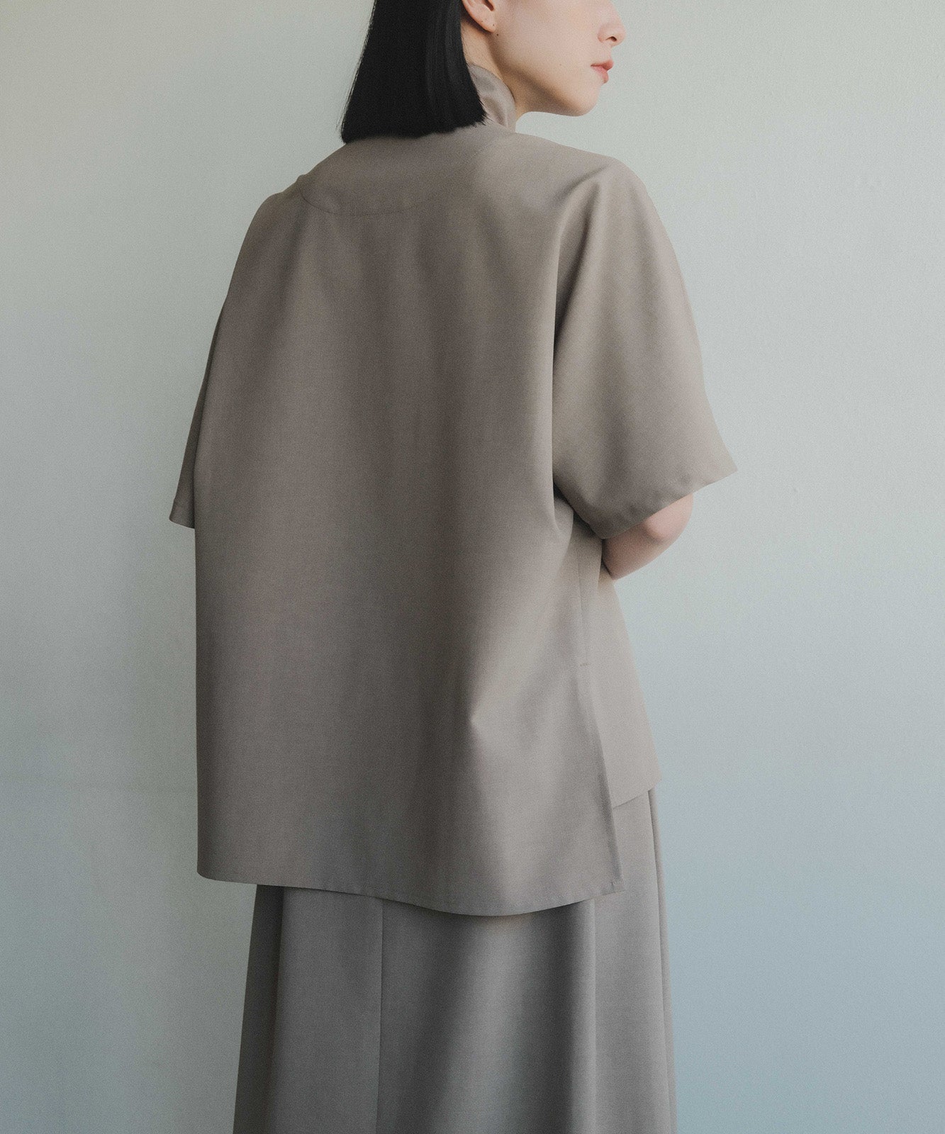 ≪予約販売≫high neck primitive flap  blouse（ハイネックプリミティブフラップブラウス）≪2023年4月7日13:00販売開始≫≪2023年6月30日発送予定≫